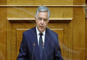 Ο Βασίλης Α. Υψηλάντης εκπρόσωπος της Βουλής των Ελλήνων στη Σύμη για τον εορτασμό της επετείου της 8ης Μαΐου 1945