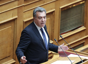ΜΑΝΟΣ ΚΟΝΣΟΛΑΣ: «Να έχει συνέχεια η αύξηση της χρηματοδότησης των αθλητικών σωματείων στα νησιά μέσω του στοιχήματος»