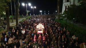 Σε κλίμα κατάνυξης η περιφορά των επιταφίων στην Κω. ΦΩΤΟ &amp; ΒΙΝΤΕΟ