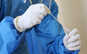 Δωρεάν τεστ Covid-19, από κινητή μονάδα του ΕΟΔΥ, στην είσοδο του Επαρχείου Κω - Νισύρου