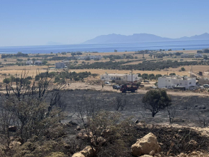 Έσβησε η φωτιά στην Καρδάμαινα - Επέστρεψαν κάτοικοι και τουρίστες