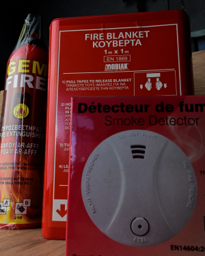 Μπείτε στο διαγωνισμό της FIRETECH σε Instagram &amp; Facebook για να κερδίσετε ένα οικιακό πυροσβεστικό σετ ασφαλείας