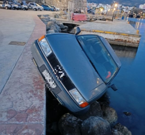 Η ανακοίνωση του λιμενικού για την πτώση οχήματος στο λιμάνι της Κω - Επέβαινε ένας 65χρονος