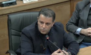 Τοπικό Συμβούλιο Πυλίου για συνάντηση με Μηταράκη: Μας πρότεινε να του υποδείξουμε άλλο χώρο στο νησί ώστε να κλείσει η υπάρχουσα δομή και να μεταφερθεί εκεί