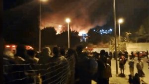 Σάμος: 12 μετανάστες στον εισαγγελέα για τα επεισόδια στο Κ.Υ.Τ.
