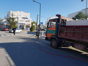 Με πρωτοβουλία του Προέδρου και τις δυνάμεις της Κοινότητας Καρδάμαινας, ευρεία απολύμανση κοινόχρηστων χώρων