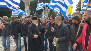 Ο Σεβασμιώτατος Μητροπολίτης Κώου και Νισύρου κ. Ναθαναήλ στην ειρηνική πορεία για το μεταναστευτικό στην Κω