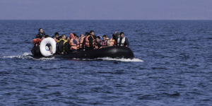 Πάνω από 300 μετανάστες που προσπαθούσαν να φτάσουν στη Λέσβο συνέλαβαν οι τουρκικές αρχές