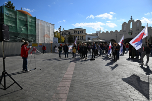 Η απεργιακή συγκέντρωση στην Πλατεία Ελευθερίας, στην Κω