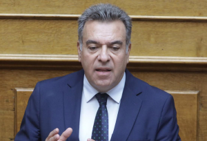ΜΑΝΟΣ ΚΟΝΣΟΛΑΣ: «1.000 ακόμα στο πρόγραμμα απασχόλησης ανέργων άνω των 55 ετών στους Δήμους»