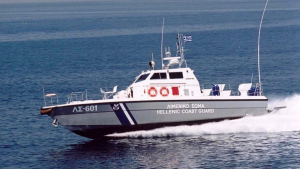 Το λιμενικό καταδίωξε και συνέλαβε διακινητή έξω από την Κω - Εντοπίστηκαν και 23 παράνομοι μετανάστες