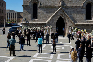 Τα Δωδεκάνησα αποχαιρέτησαν τον Δημήτρη Κρεμαστινό