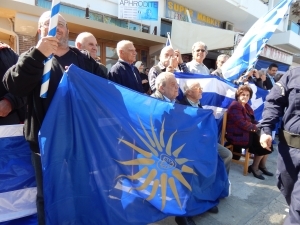 Με την σημαία της Ελλάδας και της Μακεδονίας, στην παρέλαση για την 7η Μαρτίου στην Κω