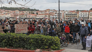 Εκτεταμένα επεισόδια στον καταυλισμό της Μόριας, χθες. Ενισχύσεις με ΜΑΤ στη Μυτιλήνη