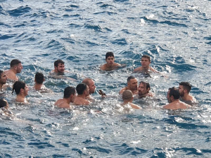 Θεοφάνεια στην πόλη της Κω: Στην ξύλινη προβλήτα στην ΔΕΗ ο αγιασμός των υδάτων και η ρίψη του Τίμιου Σταυρού
