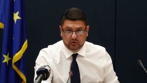 Διέψευσε ο Υφυπουργός Προστασίας του πολίτη, ότι σταματούν όλες οι πτήσεις από και προς την Ελλάδα από την Κυριακή