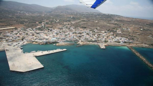 Αυτοκίνητο με 3 επιβαίνοντες έπεσε στο λιμάνι της Κάσου