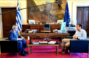 Στον Περιφερειάρχη Νοτίου Αιγαίου, Γιώργο Χατζημάρκο, ο τέως Πρωθυπουργός Αλέξης Τσίπρας
