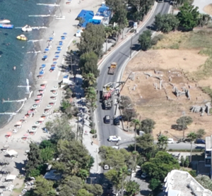 Αυτοκίνητο έπεσε πάνω σε κολώνα της ΔΕΗ στο Ψαλίδι - Διεκόπη η κυκλοφορία για να απομακρυνθεί η κολώνα. ΒΙΝΤΕΟ
