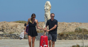 Σε Νότιο Αιγαίο και Κρήτη το ήμισυ όλων των τουριστικών εσόδων της χώρας