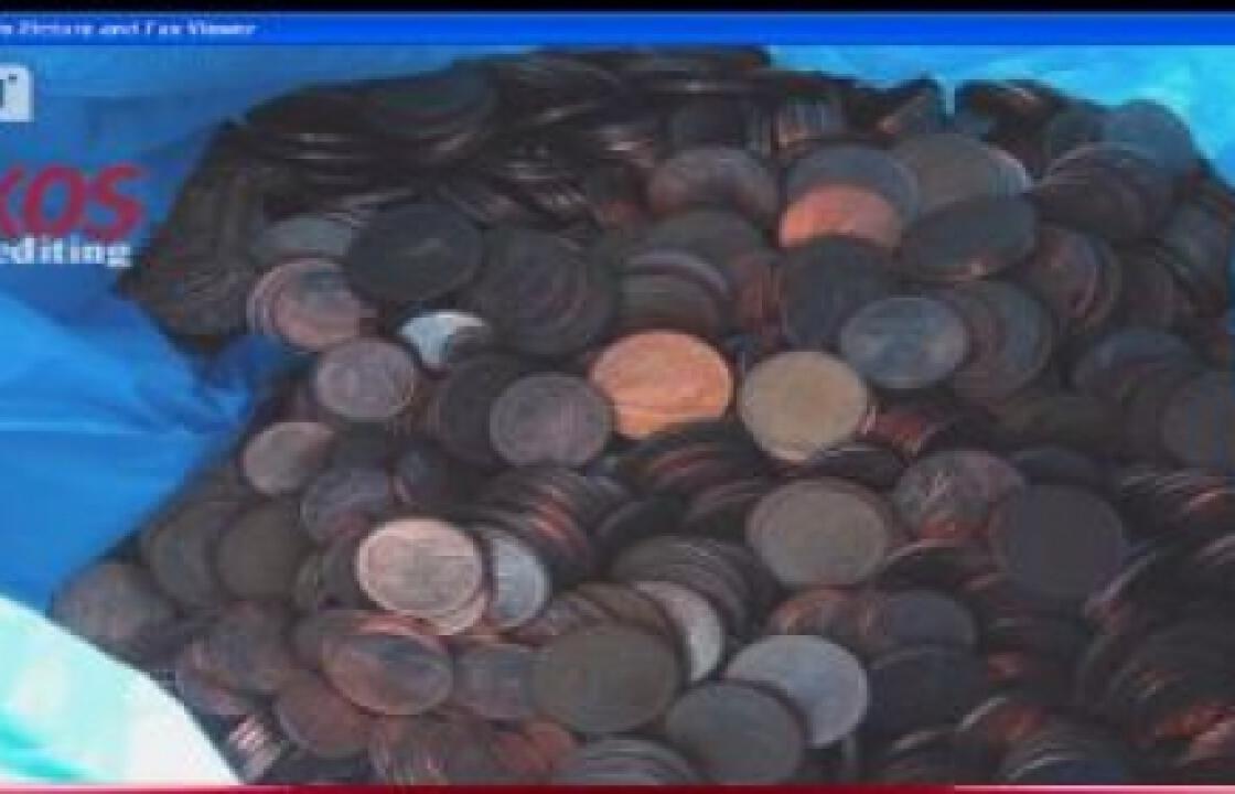 Ροδίτης πλήρωσε κλήση 60€ με κέρματα των 2 λεπτών.Δείτε το βίντεο