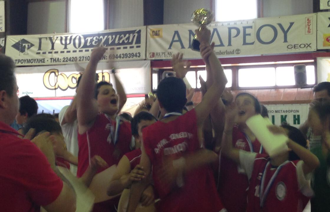 To &#039;&#039;σήκωσαν&#039;&#039; στο μπάσκετ το δημοτικό Πυλίου στα αγόρια &amp; το 4ο δημοτικό στα κορίτσια.Δείτε φωτό
