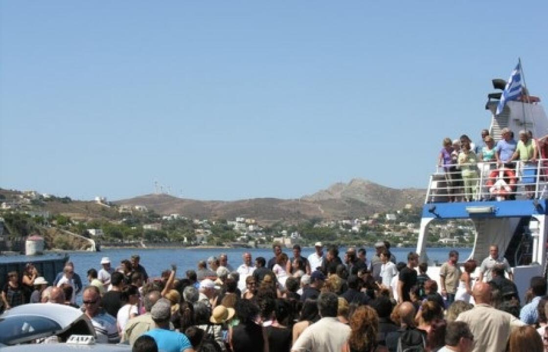Λέρος: Ένα λιμάνι δάκρυα... - Οδύνη για τον θάνατο 14χρονης! 