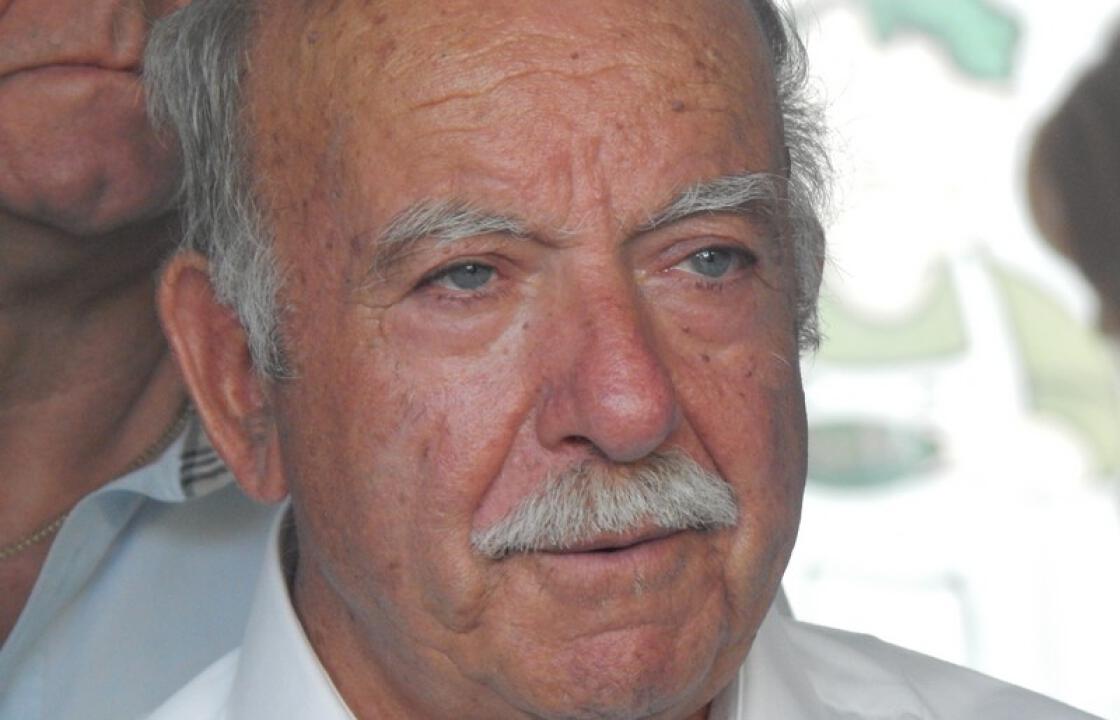 Η ατάκα του Παντελή Σβουρένου για τον Δήμαρχο.&#039;&#039;Μπορεί να είναι χαμένος αλλά διαλέγει καλούς συνεργάτες&#039;&#039;