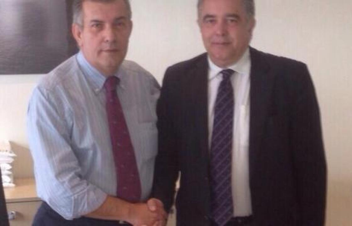 Έμπρακτη υποστήριξη στην Τράπεζα Δωδεκανήσου απο τον Βασίλη Υψηλάντη.