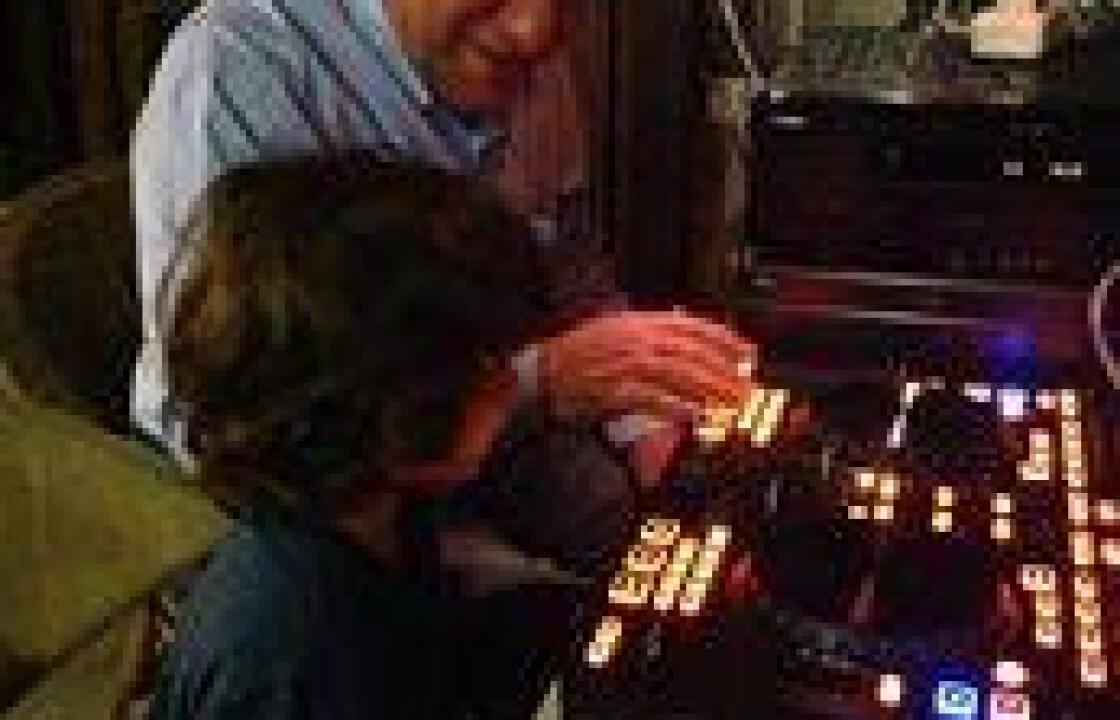 Ο Γιώργος Κυρίτσης σε ρόλο Dj!ΦΩΤΟ