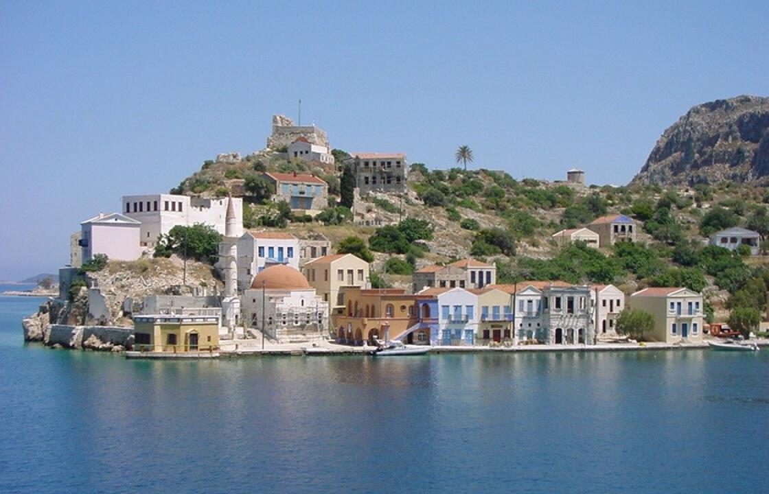 Ντροπή και αίσχος:Καστελοριζιός πέθανε αβοήθητος.Ένας δεύτερος πήγε με ψαροκάικο στην Τουρκία για νοσηλεία!!!