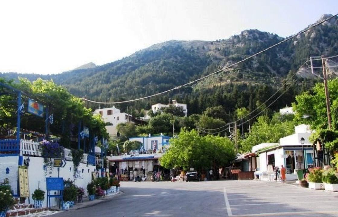 Ο Μ. Χατζηκαλύμνιος για το μεγάλο πρόβλημα που έχει προκύψει με την ανάπλαση της πλατείας της Ζιας