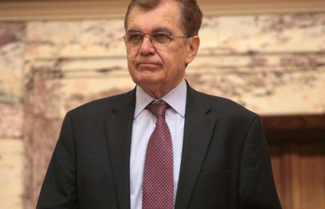 Ερώτηση Κρεμαστινού στη Βουλή επειδή μπήκε γαλαρία στην παρέλαση.Φουντώνει η κόντρα με τον Χατζημάρκο