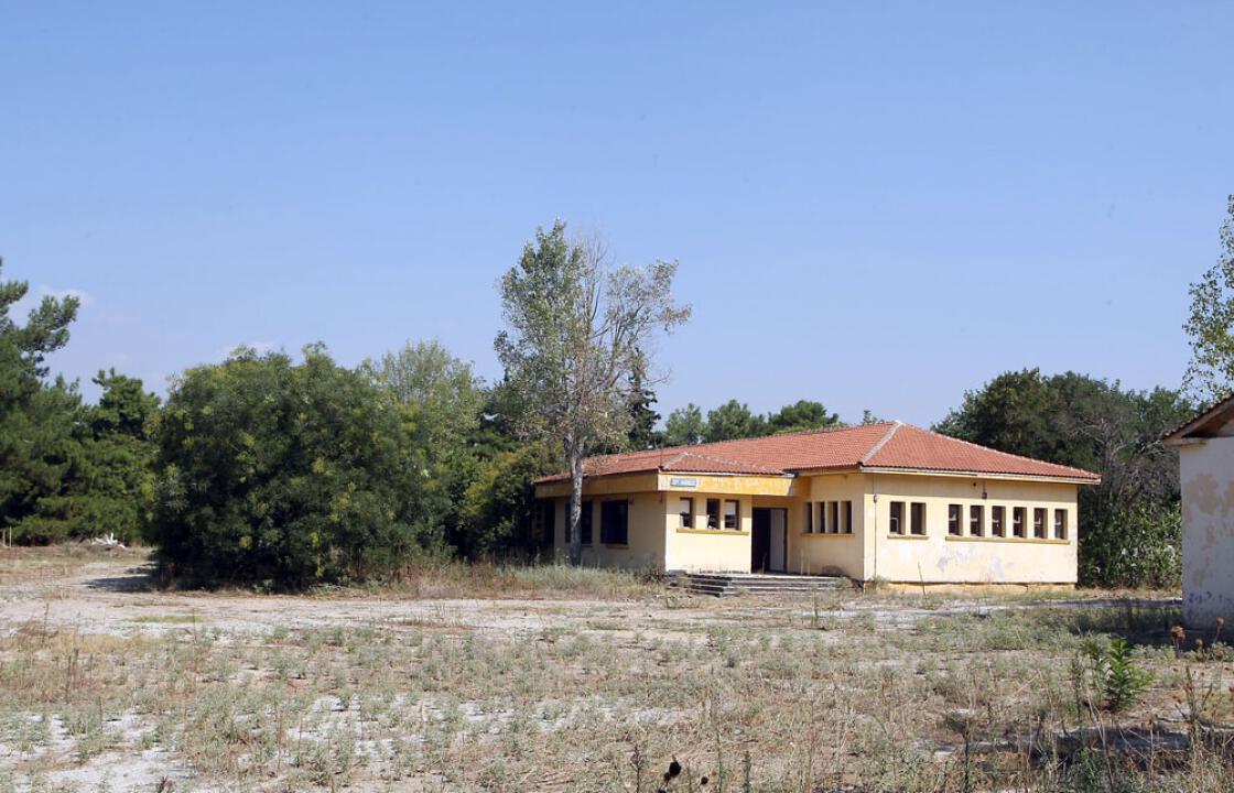 Τα ανενεργά στρατόπεδα να δοθούν στις τοπικές κοινωνίες ζητούν Καματερός,Σαντορινιός &amp; άλλοι 48 βουλευτές