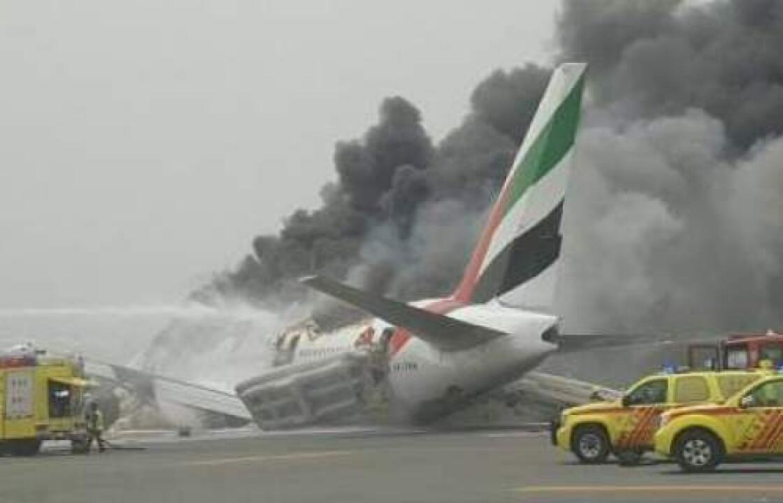Τρόμος στον αέρα με το φλεγόμενο Boeing της Emirates -Τα σενάρια
