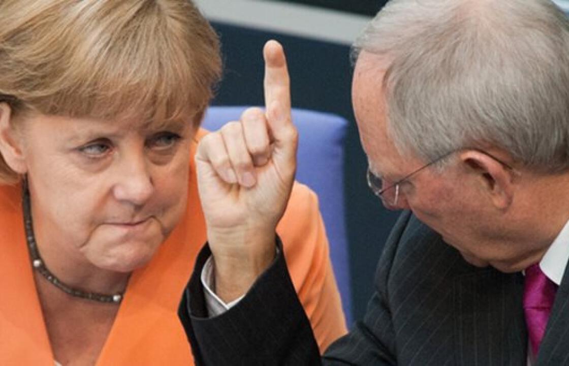 Spiegel: O Σόιμπλε είναι σε ετοιμότητα να διαδεχθεί την Μέρκελ, αλλά μόνο εφόσον η ίδια αποσυρθεί