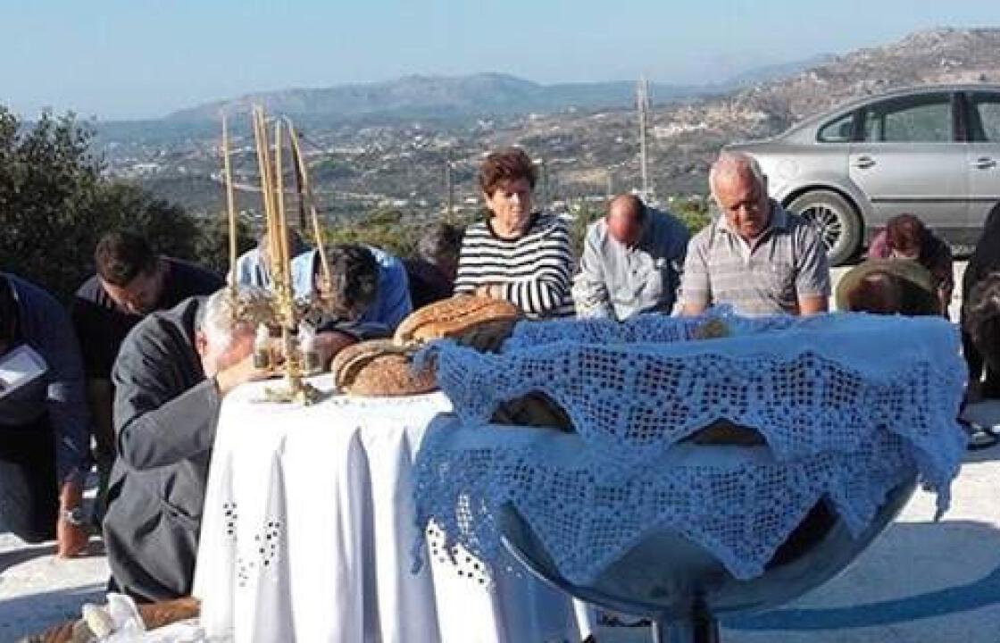 Ρόδος: Εκαναν λιτανεία για να... βρέξει -Ανησυχία για την παρατεταμένη ανομβρία. ΦΩΤΟ