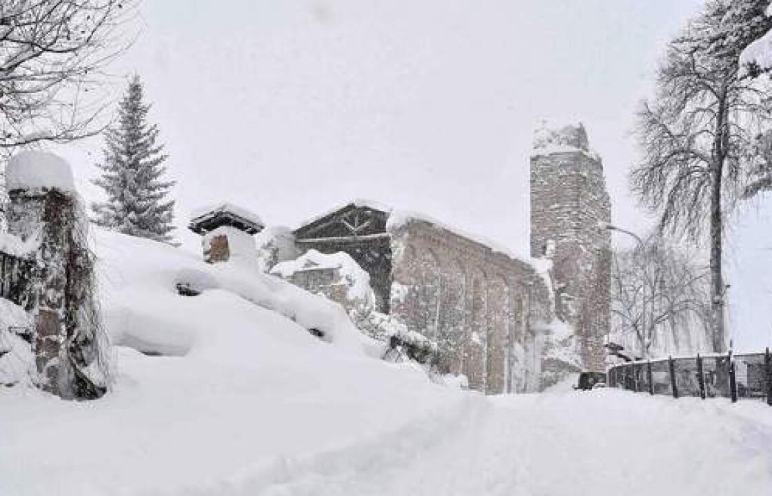 Ιταλία: Χιονοστιβάδα πλάκωσε ξενοδοχείο -Φόβοι για 30 νεκρούς