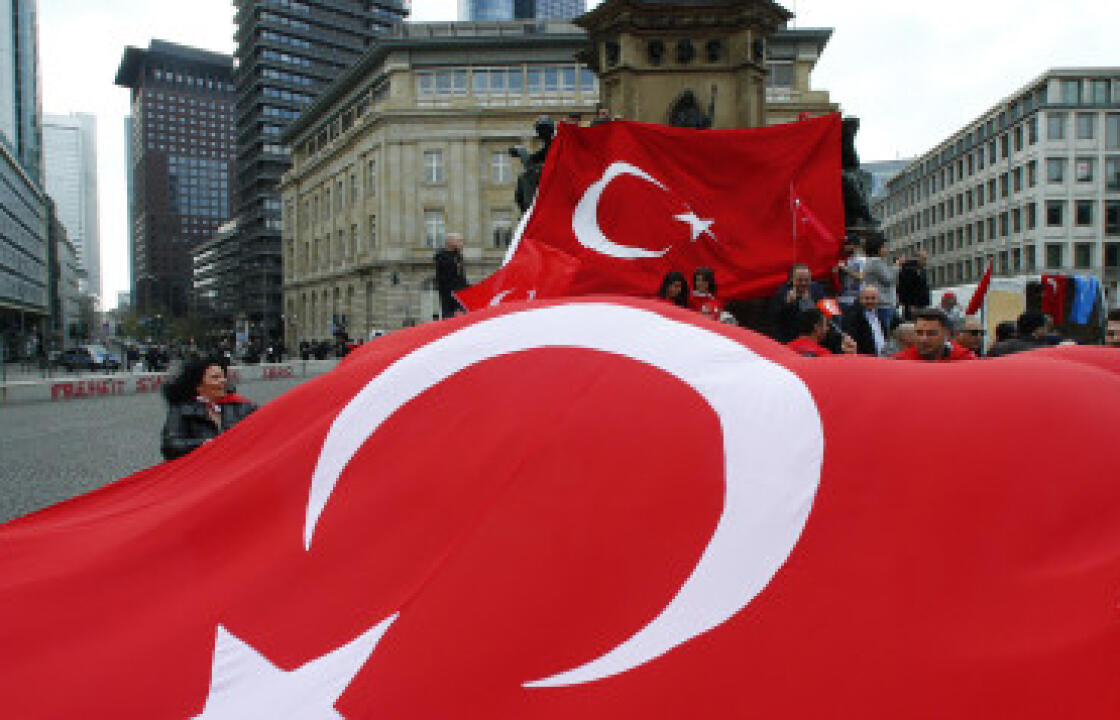 DW: Γιατί οι Τούρκοι της Γερμανίας θα στηρίξουν τον Ερντογάν στο δημοψήφισμα