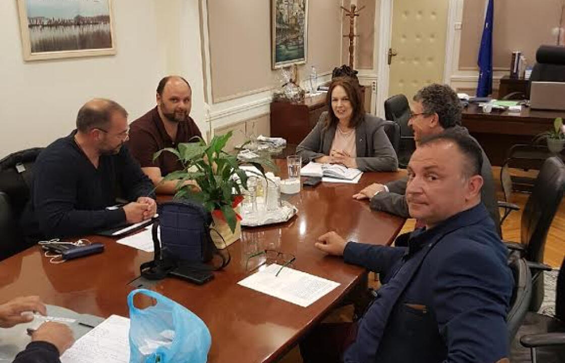 Με οδηγούς ταξί από Ρόδο και Κω στην υφυπουργό Οικονομικών κ. Παπανάτσιου, ο κ. Η. Καματερός