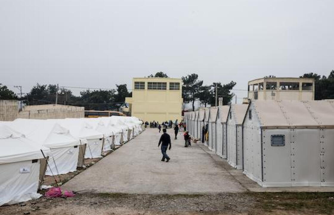 Προσλήψεις ημετέρων στο προσφυγικό με 2.000 ευρώ «καθαρά»