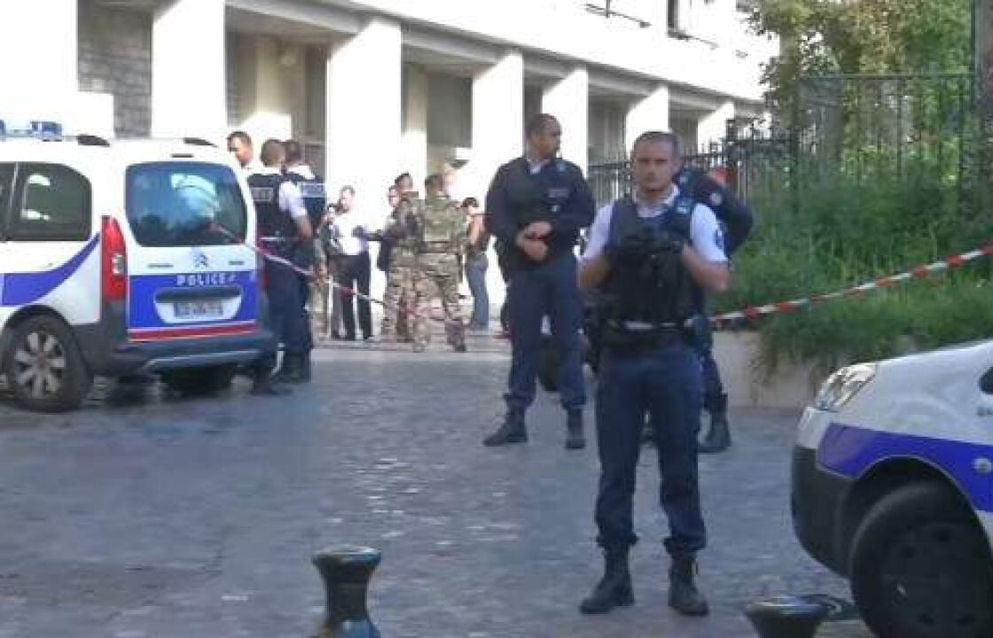Συναγερμός στο Παρίσι: Αυτοκίνητο έπεσε πάνω σε στρατιώτες-Εξι τραυματίες.ΦΩΤΟ
