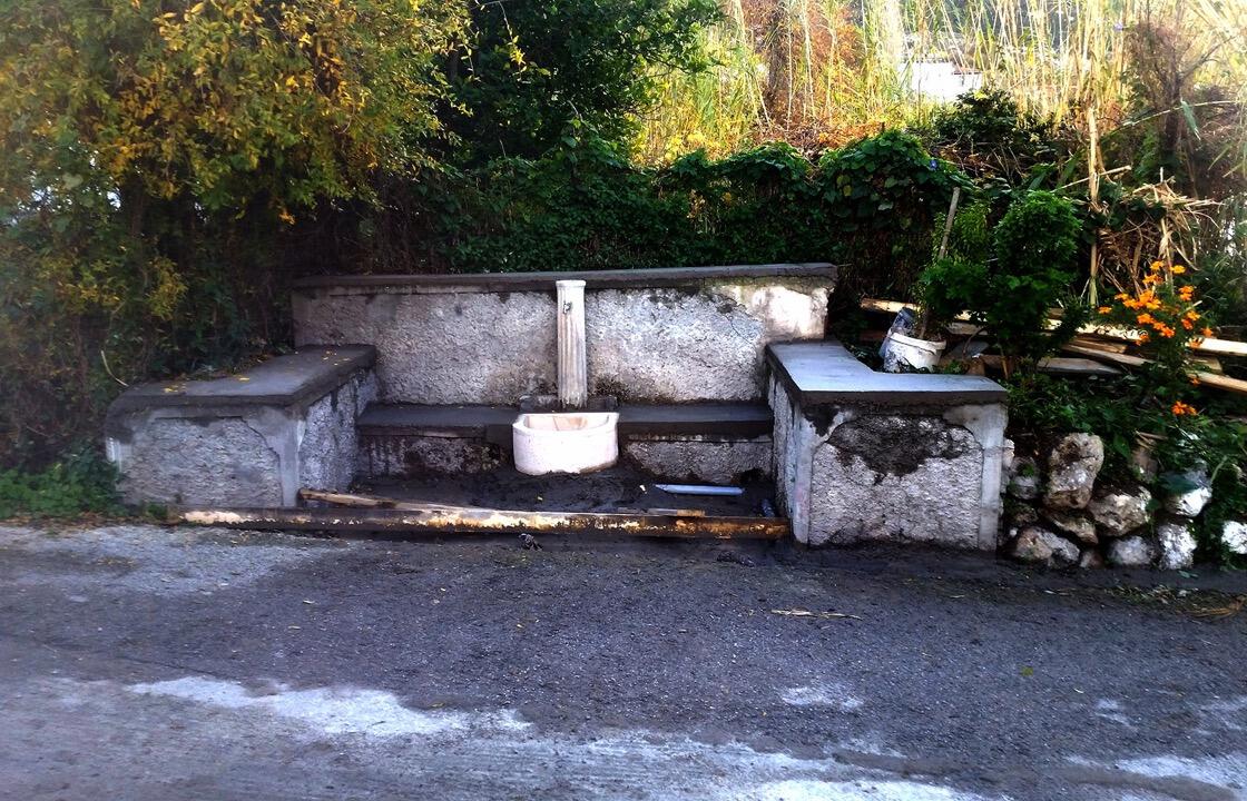 Η ΔΕΥΑΚ επισκευάζει τα αρδευτικά δίκτυα και τις παραδοσιακές κρήνες στα χωριά της Κω.