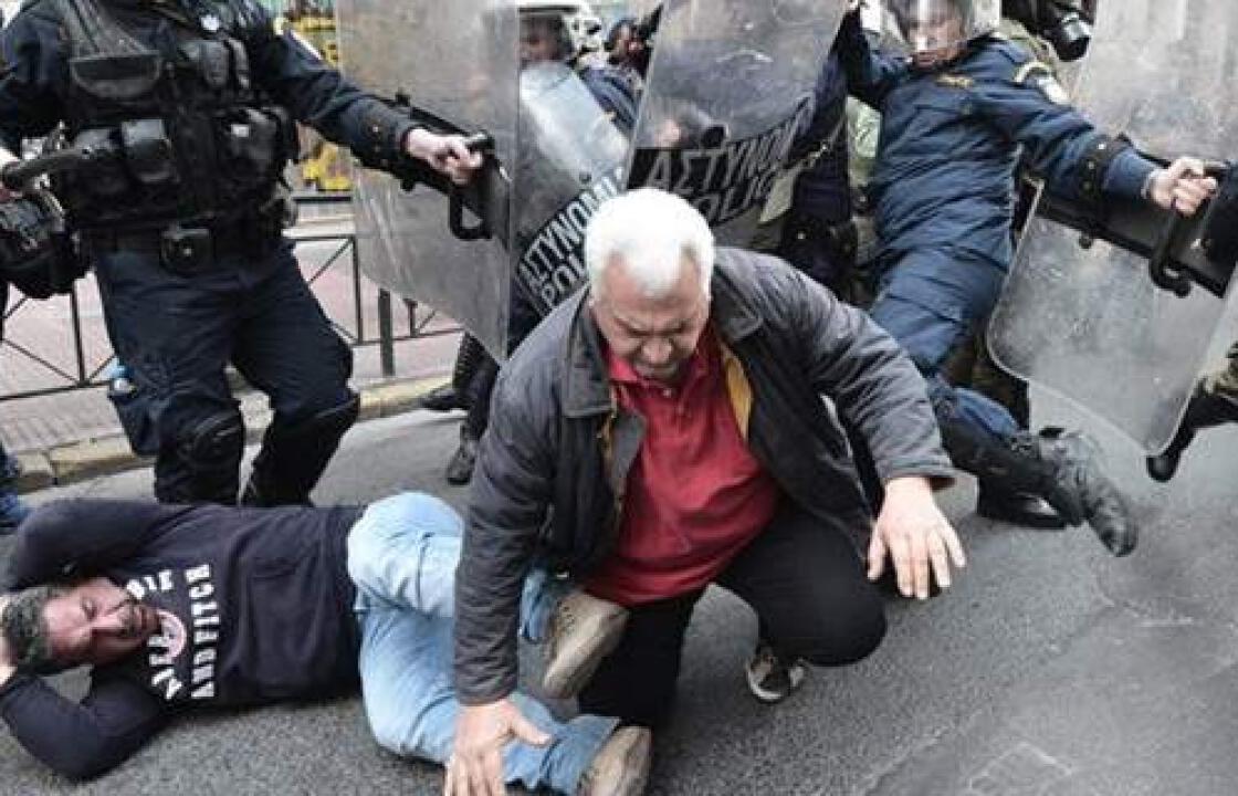 Ξύλο ΜΑΤ σε διαδηλωτές για τους πλειστηριασμούς- Τραυματίες, συλλήψεις και προσαγωγές