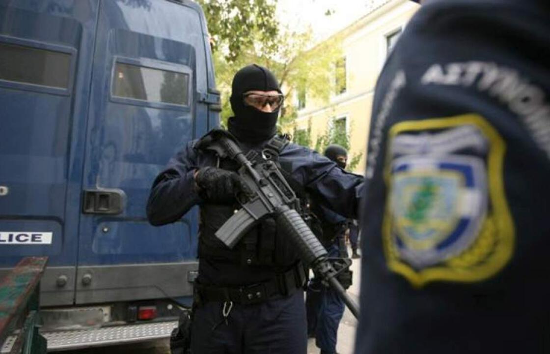 Δεκατέσσερις συλλήψεις για χρηματοδότηση τρομοκρατικής οργάνωσης