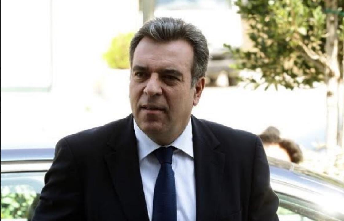 ΜΑΝΟΣ ΚΟΝΣΟΛΑΣ: Ο Πρωθυπουργός, ετοιμάζεται να υπογράψει συμφωνία για τη μεταφορά παράνομων μεταναστών στην Ελλάδα και παράλληλα δεσμεύεται για την οριστική κατάργηση το Δεκέμβριο των μειωμένων συντελεστών ΦΠΑ στα 5 νησιά του Αιγαίου