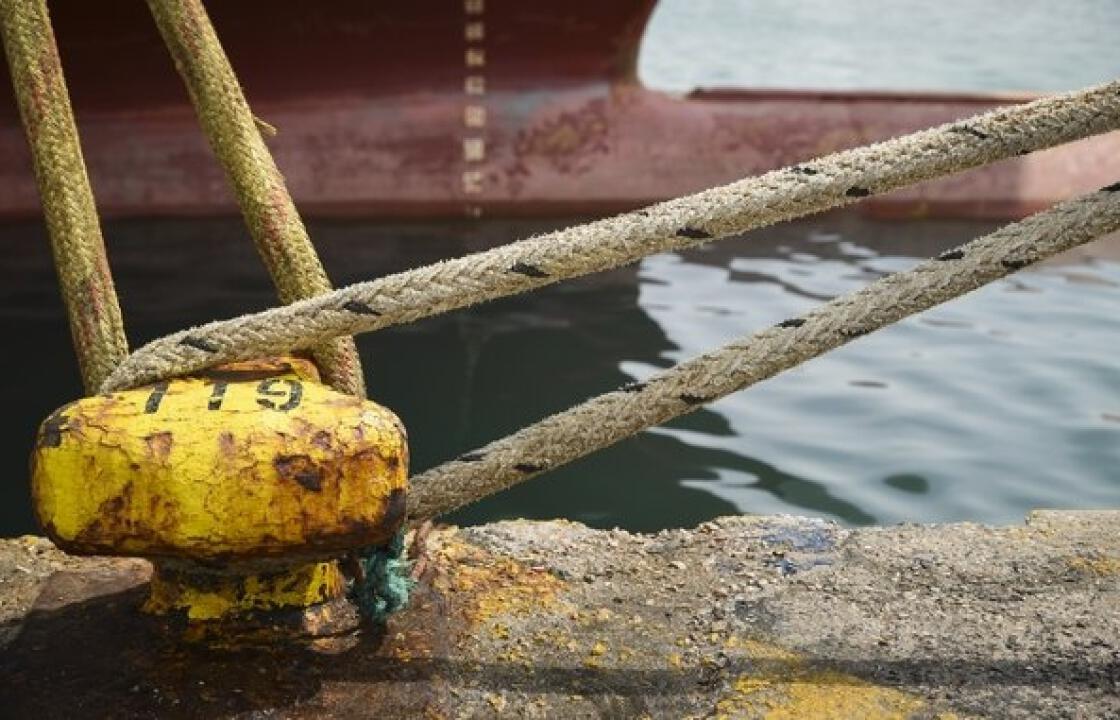 Δεμένα σήμερα τα πλοία στα λιμάνια - Πώς αλλάζουν τα δρομολόγια