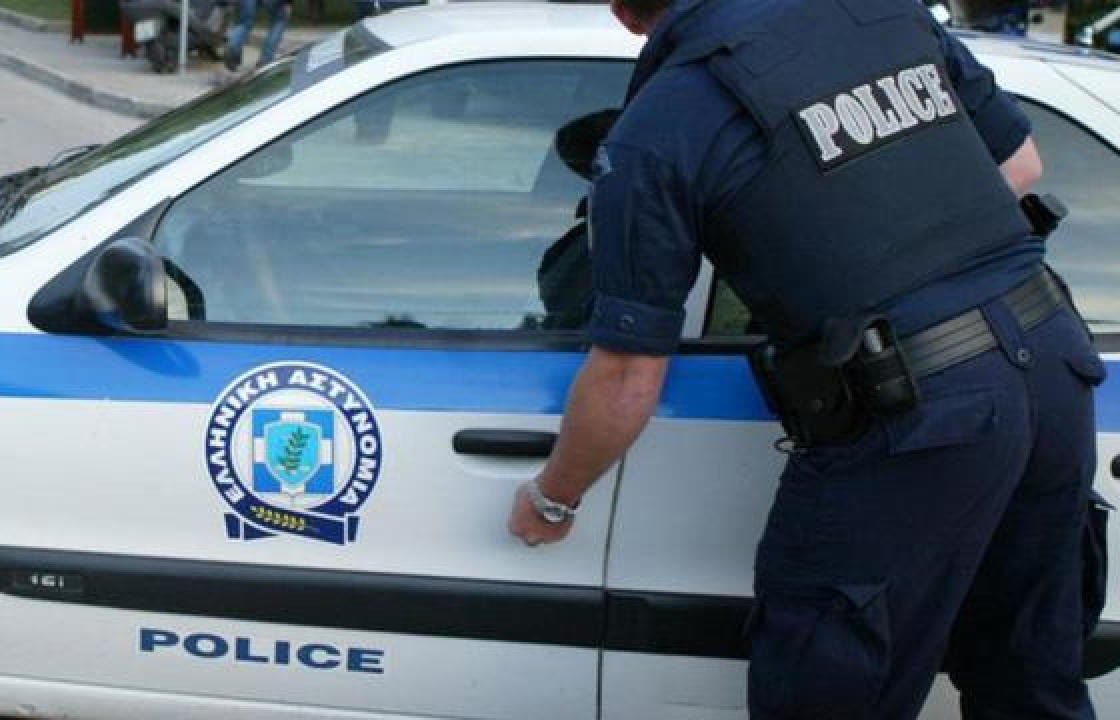 Συνελήφθησαν 2 ημεδαποί που έκλεψαν πορτοφόλι από υπάλληλο καταστήματος στην Κω