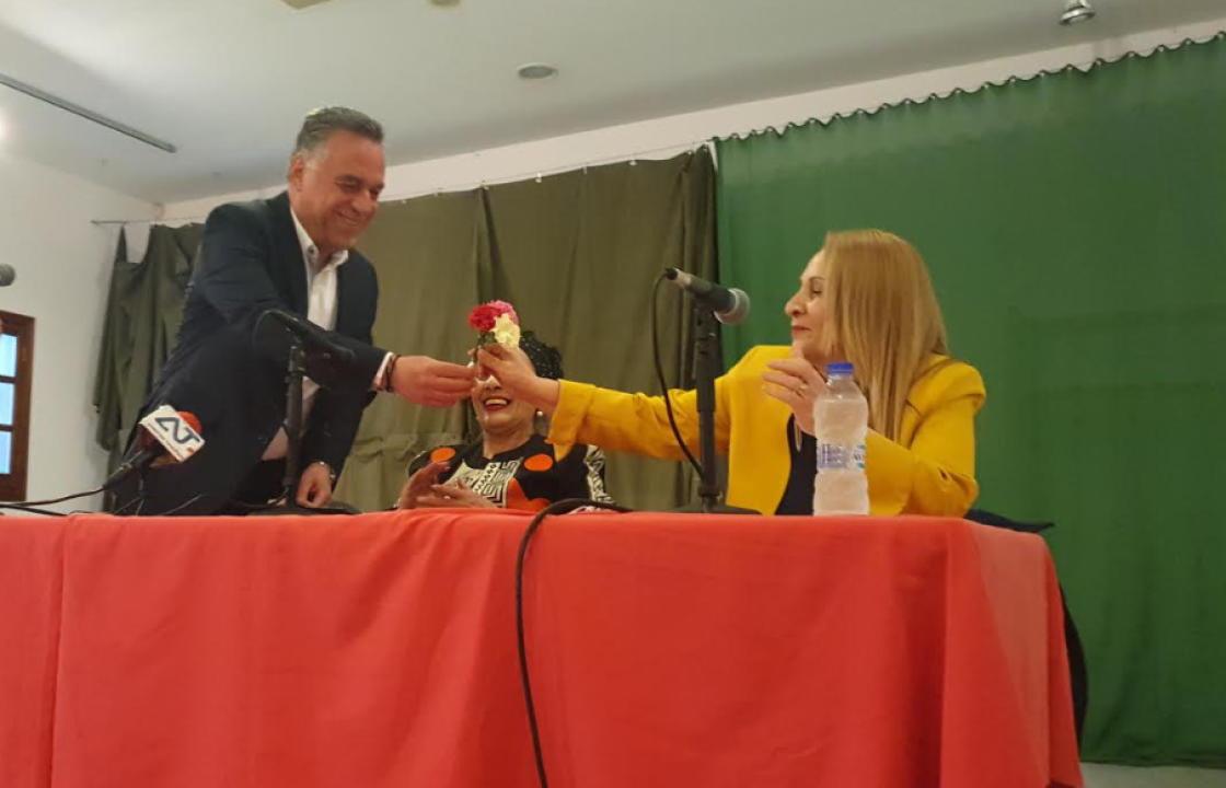 Με γαρίφαλα...  Ο 6ος και τελευταίος δημόσιος διάλογος των υποψηφίων Δημάρχων Κω, στην πόλη της Κω