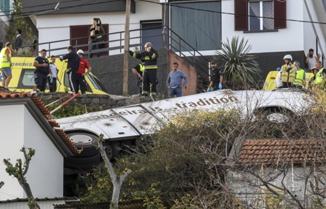 Δεκάδες νεκροί από ανατροπή τουριστικού λεωφορείου στην Πορτογαλία